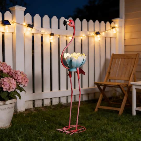 Glitzhome® 26.25" Metal Solar Standing Flamingo Garden Statue